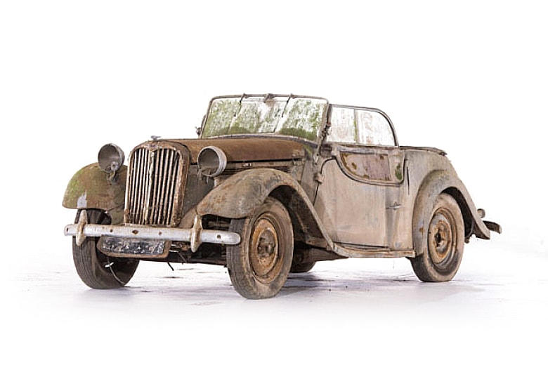 Коллекция автомобилей Роджера Байона, найденная в сарае, выставлена ​​на аукцион