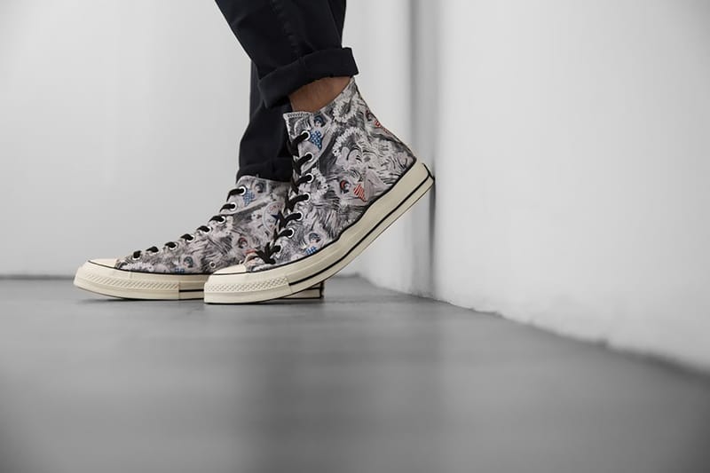 Converse on sale hawaiian print