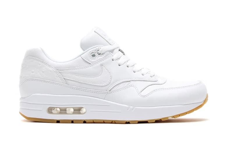 white air max gum bottom