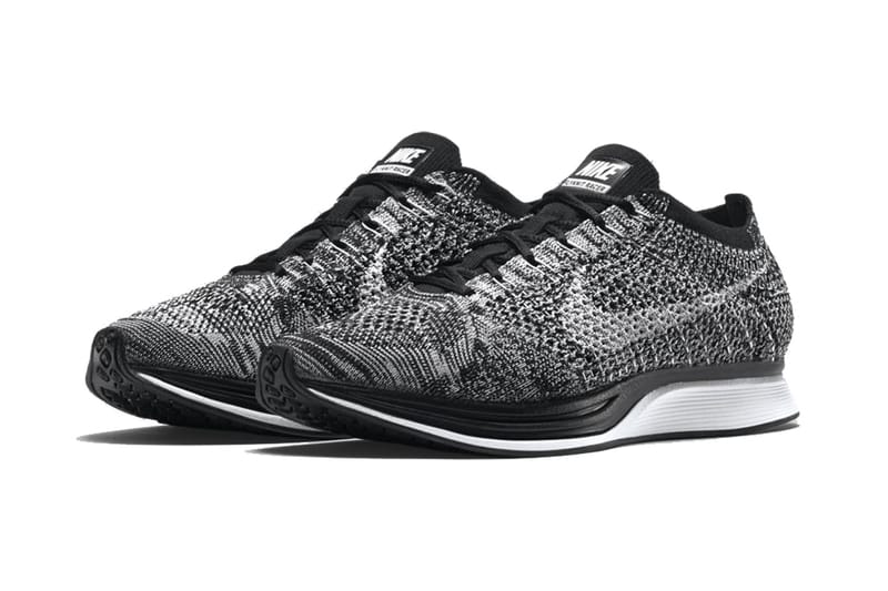 Nike flyknit discount racer black white