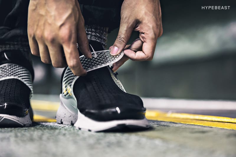 Nike sock dart black on clearance feet