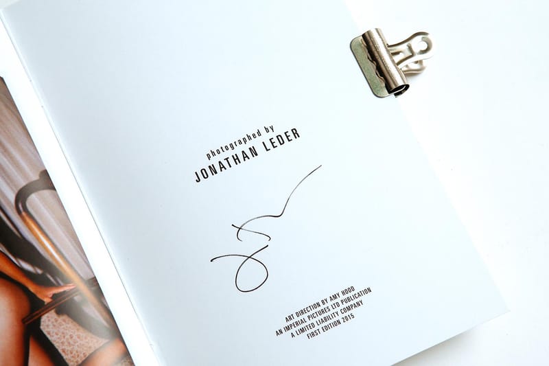 Jonathan Leder 写真集 直筆サイン入り Photographer Jonathan Leder Releases a Limited Edition Emily