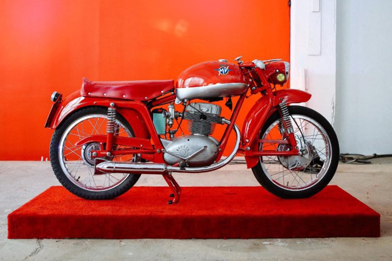 Выставка старинных мотоциклов Стюарта Парра «Искусство итальянских двухколесных мотоциклов» в Нью-Йорке