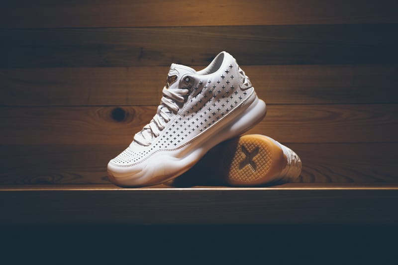 Kobe 10 2025 white and gold