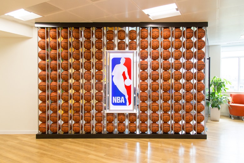 Взгляд внутрь штаб-квартиры НБА в Европе в Лондоне