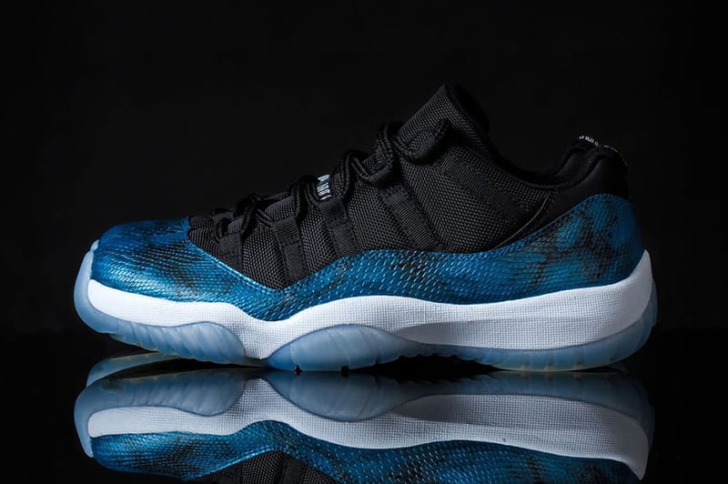 Blue snakeskin 11s online