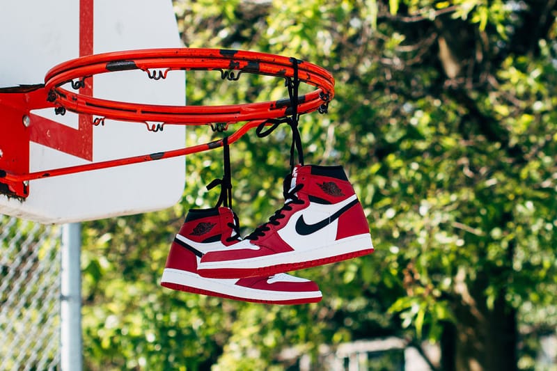 Air jordan 1 chicago colorway best sale