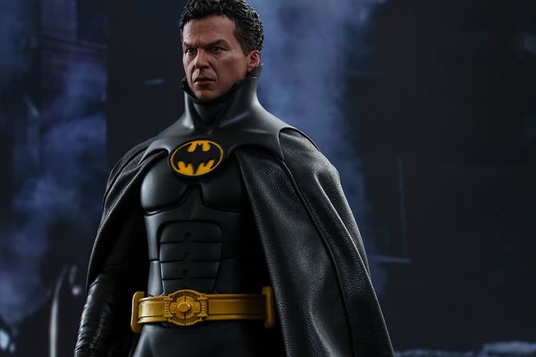 Hot Toys 'Batman Returns' Batman and Bruce Wayne 1/6th Scale ...