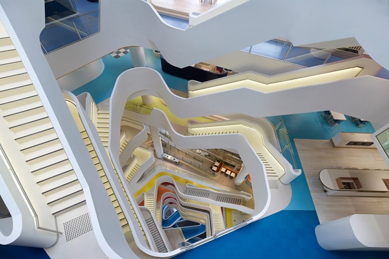 HASSELL проектирует плавный и красочный атриум для здания Medibank в Мельбурне