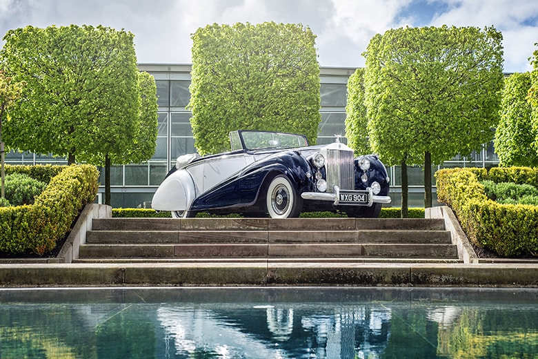 Rolls-Royce анонсирует новую модель Dawn