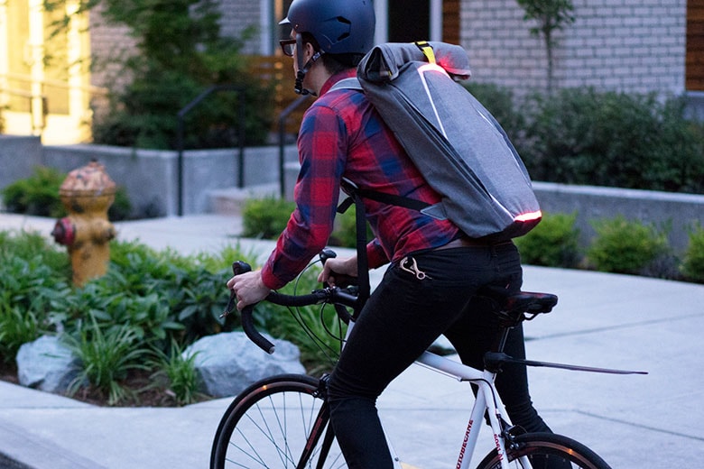 Brakepack помогает велосипедистам общаться с водителями на дороге
