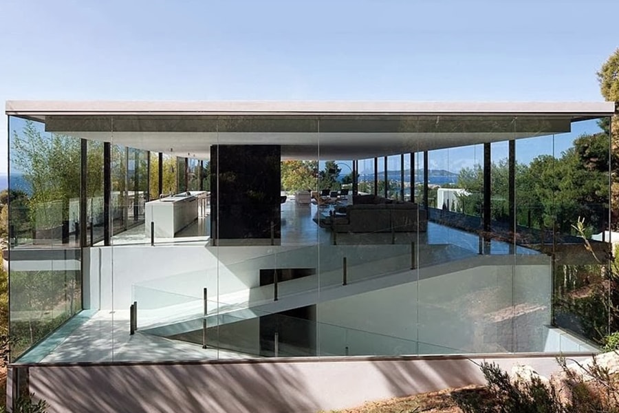 Прозрачный дом с видом на море от Atelier d’Architecture Bruno Erpicum & Partners