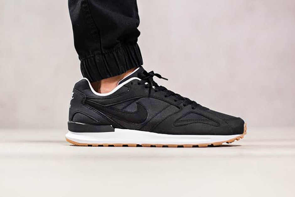 nike air pegasus black