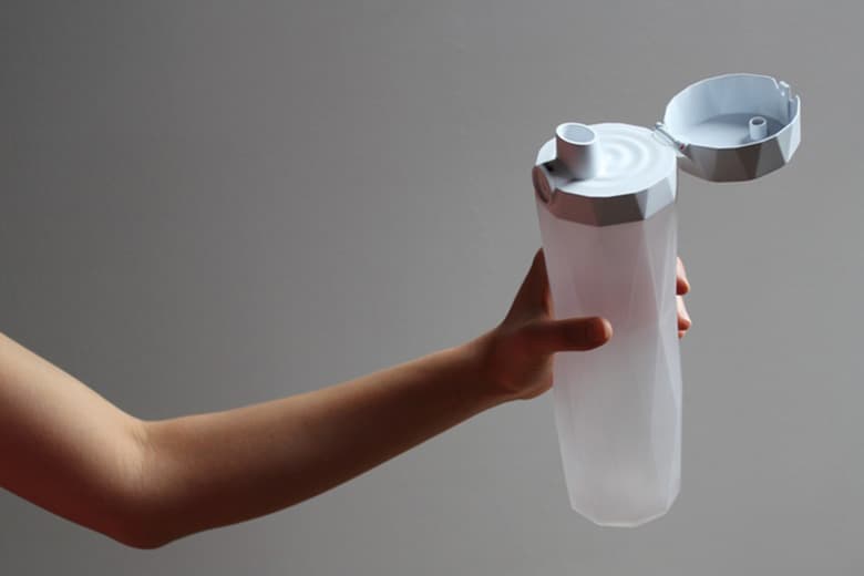 The Hidrate Me Water Bottle Tells You When You Need a Sip Hypebeast