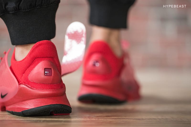 Nike sock dart 2024 red on feet