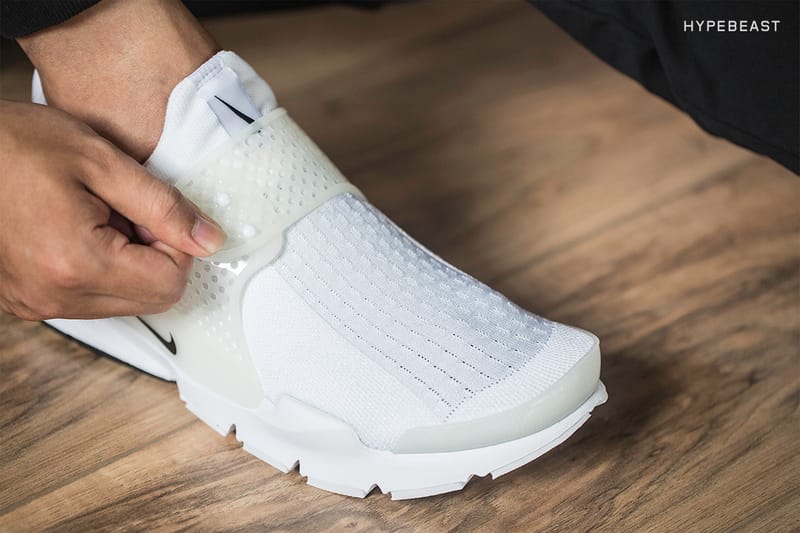 Nike sock cheap dart all white