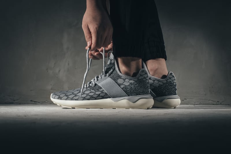 YGG★本物 ADIDAS TUBULAR RUNNER PRIME KNIT US9 スニーカー Adidas Mens Stone Grey Tubular Runner Prime Knit Trainers UK