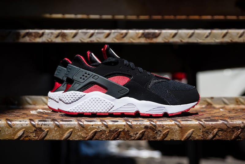 Black red and white huaraches hotsell