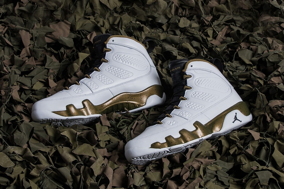 jordan 9 retro statue