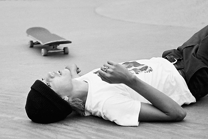 Скейт-сцена в Восточном Лондоне запечатлена в черно-белых портретах