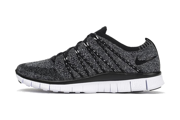 nike free run flyknit oreo