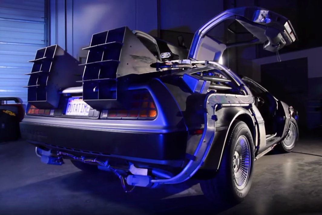 Посмотрите, как оригинальный DeLorean из «Назад в будущее» обретает былую славу