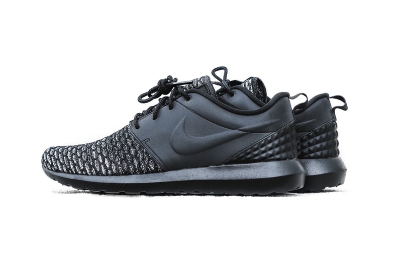 nike roshe flyknit women's black