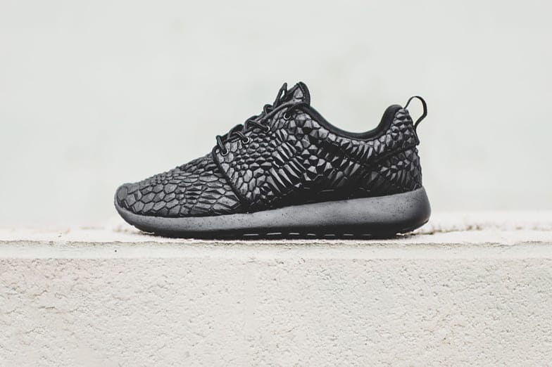 Nike roshe 1 womens 2024 black