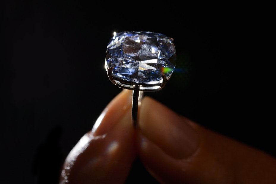 Самый дорогой бриллиант в мире продан за 48,4 миллиона долларов США