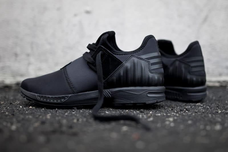 Adidas zx 2025 flux black lion