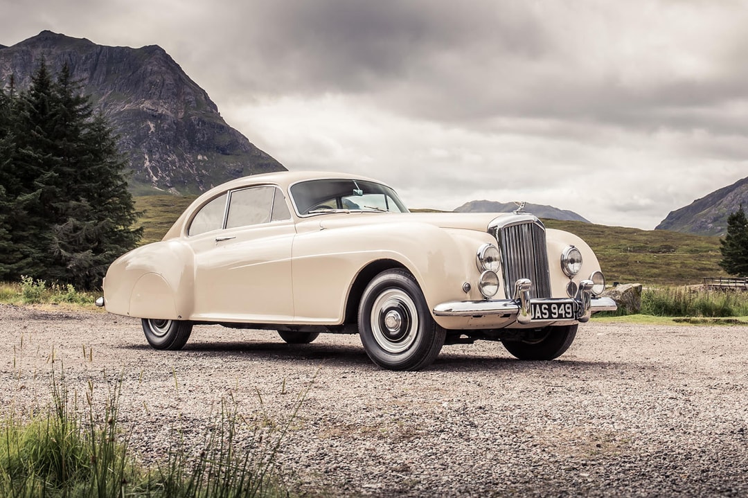 Bentley возвращает нас в 1952 год с этим Continental R-Type
