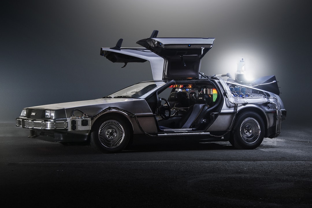 DeLorean отправляется «назад в будущее», возвращаясь в производство
