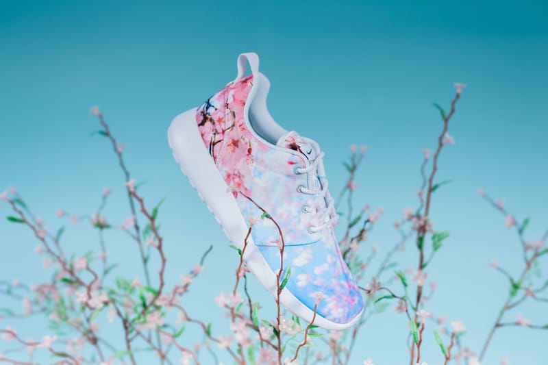 Roshe run cherry blossom sale