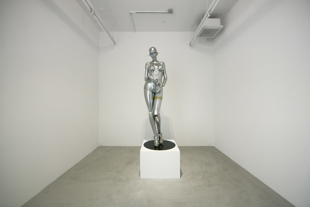 Хадзиме Сораяма Выставка «Актриса — не машина, но они относятся к тебе как к машине» в галерее NANZUKA