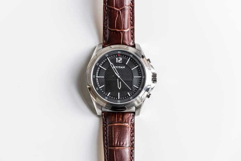 titan juxt pro smartwatch