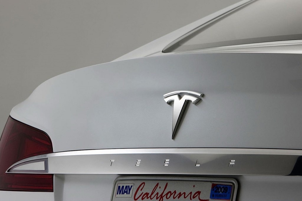 Зарезервируйте свою Tesla Model 3 31 марта.