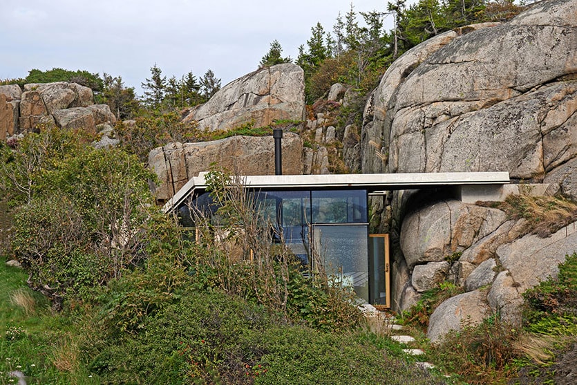Этот небольшой летний домик в Норвегии является прекрасным продолжением естественного окружения