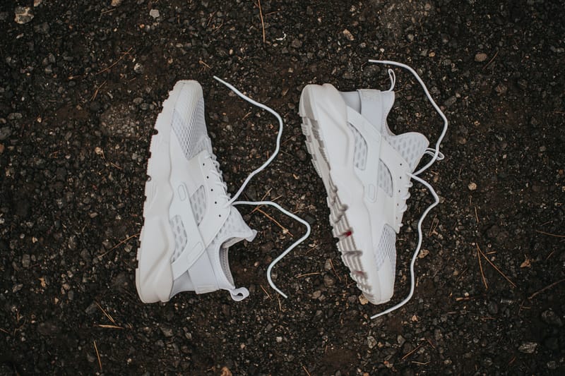 Nike air huarache outlet ultra triple white