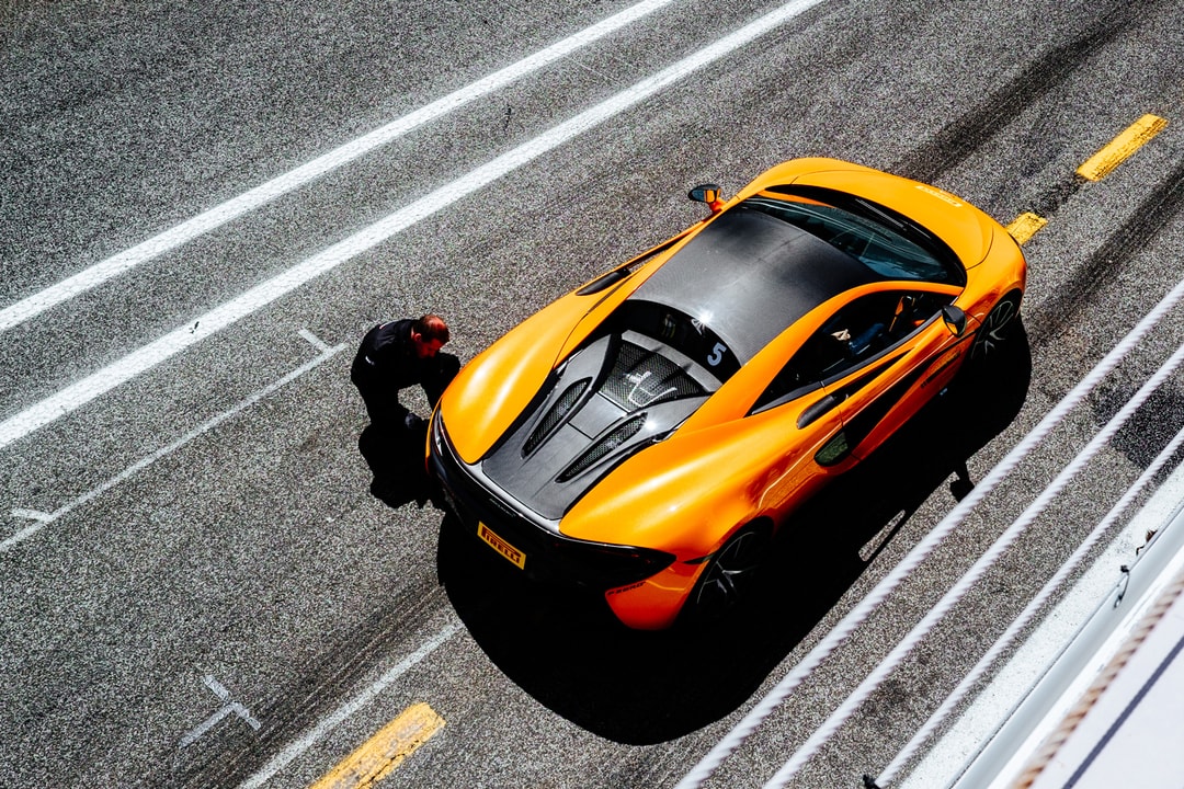 Тестируем новейшую тяговую технологию Pirelli на монстрах со скоростью 200 миль в час