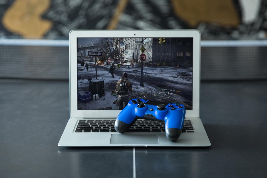 Теперь вы можете играть в игры для PS4 на своем Mac