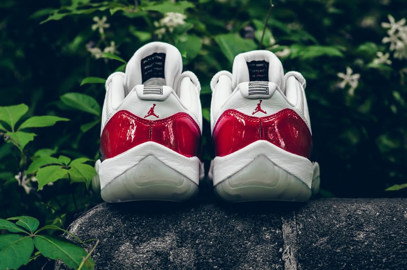 Air jordan 11 hot sale low varsity red