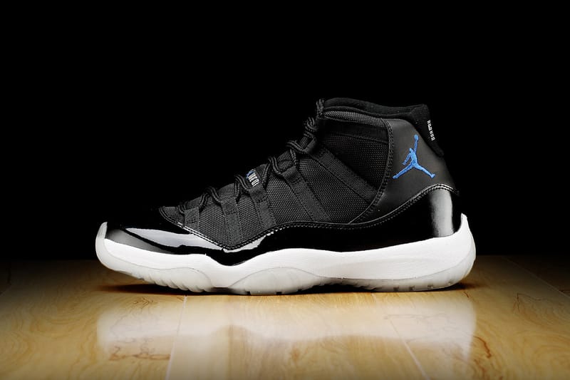 Jordan 11 space store jam precio