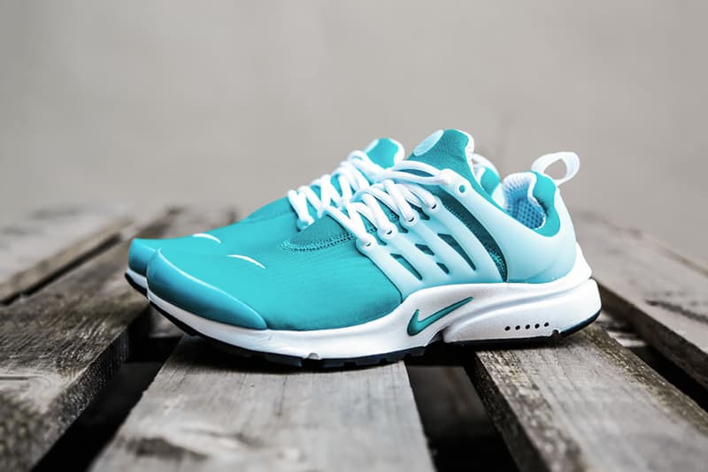 nike sneakers teal