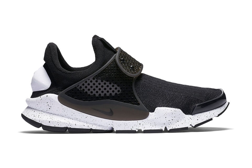 Nike Sock Dart SE in Black & White HYPEBEAST