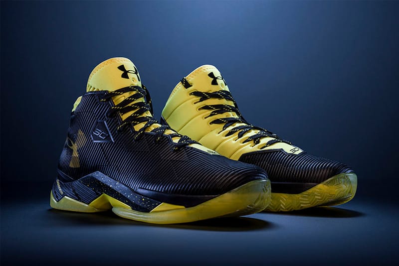 Under armour curry on sale 5 women 2016