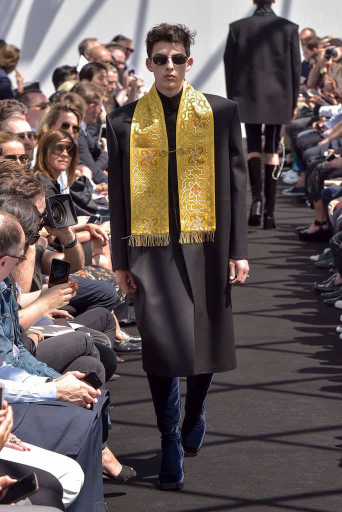 Demna Gvasalia's Balenciaga 2017 Spring/Summer Collection Hypebeast