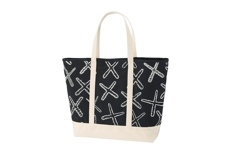 Uniqlo tote outlet bag kaws