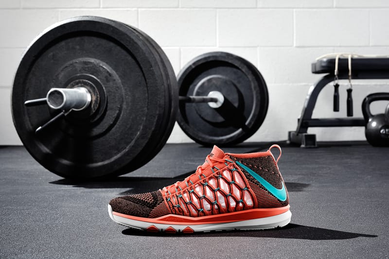 Nike training online flyknit