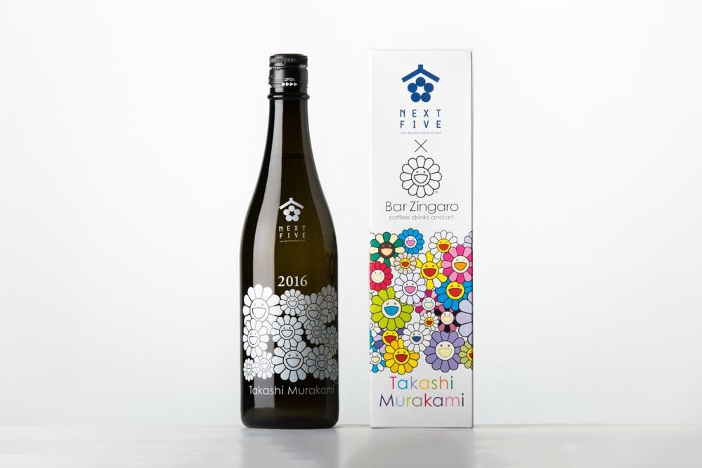 Такаси Мураками представляет набор сакэ, разработанный по индивидуальному заказу в сотрудничестве с пивоварнями NEXT FIVE Breweries
