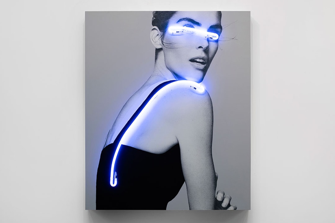 Неоновый свет и черно-белая фотография в «Коллекции слепоты» Хавьера Мартина